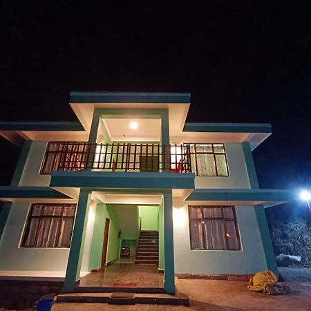 乞拉朋齐 Abode Me Me Ai Haven酒店 外观 照片