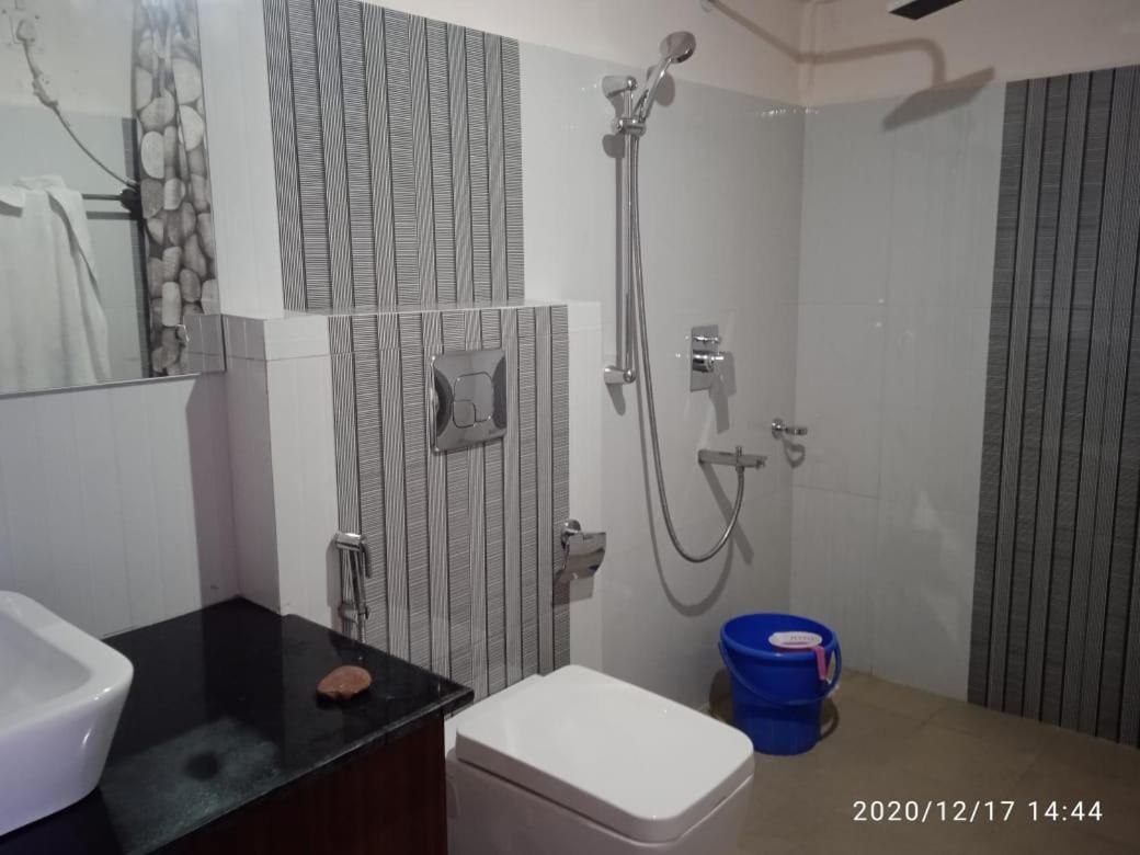 乞拉朋齐 Abode Me Me Ai Haven酒店 外观 照片