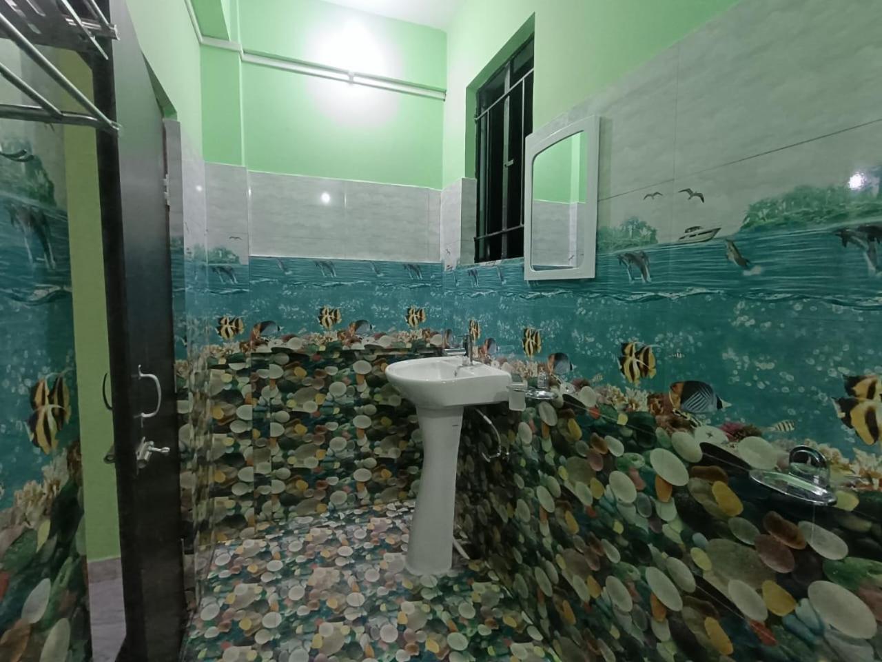 乞拉朋齐 Abode Me Me Ai Haven酒店 外观 照片